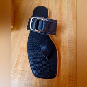 NWT woman's cute buckle flat sandles